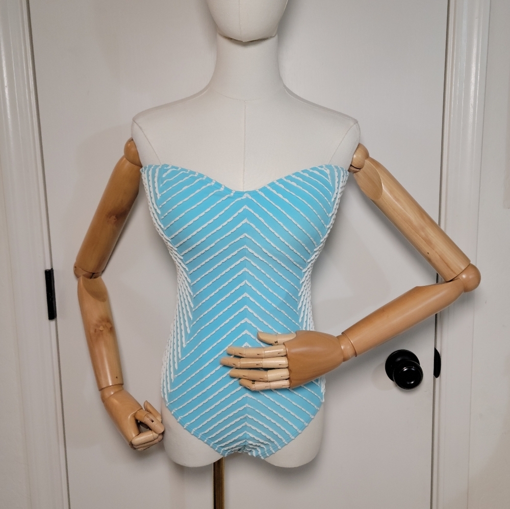 Betsey Johnson Blue & White Scalloped One-Piece Swimsuit Pimup Swim Size Medium